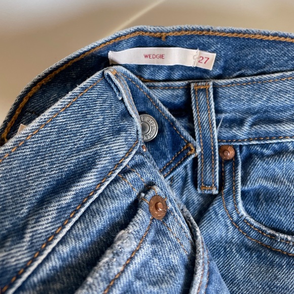 Levi’s Wedgie Jeans - Picture 6 of 8